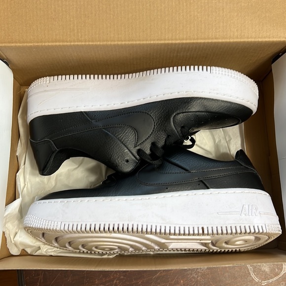 Nike Air Force 1 Sage Low women’s size 9 black & white - Picture 4 of 5